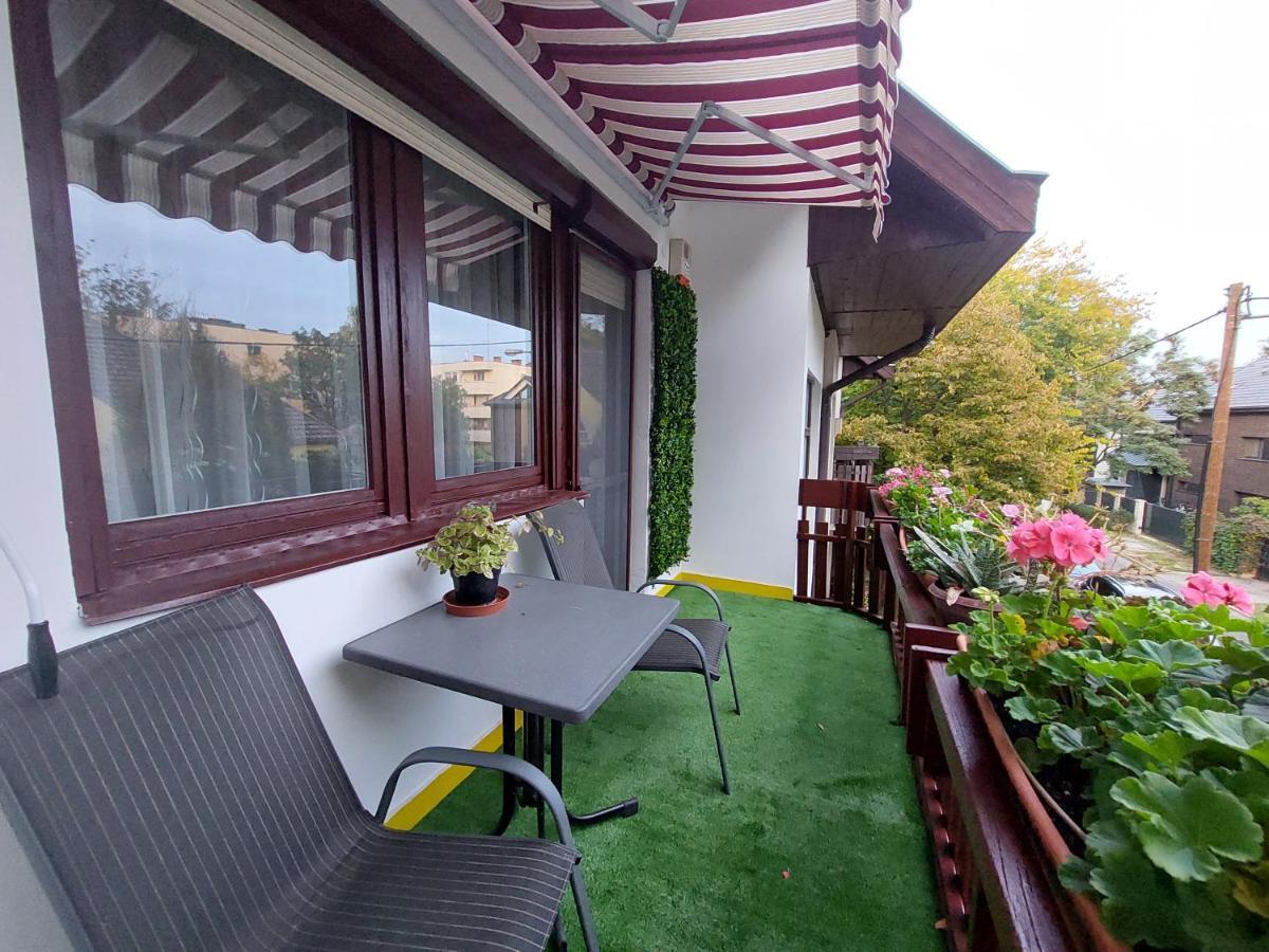 Summer House Emeleti Szoba Debrecen Esterno foto